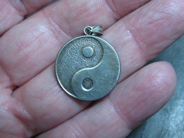 Solid Sterling Silver  Yin Yang Design Circle Pen… - image 3