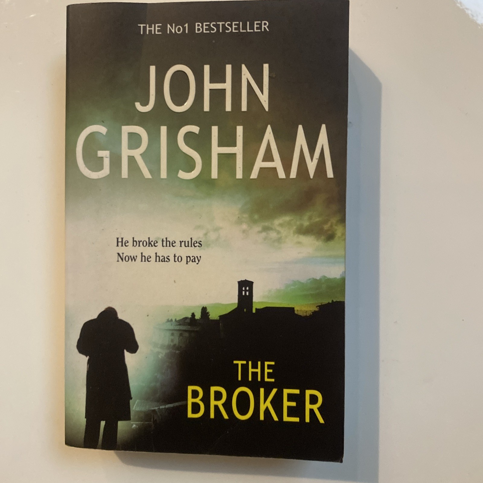 The broker (Paperback) - FREE Shipping