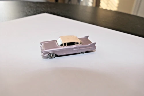 Matchbox Lesney no. 27 cadillac sixty special spw red base - nmint