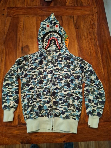 A BATHING APE (BAPE) Felpa con cappuccio e zip intera Bape Blue Shark mimetica usata uomo taglia M