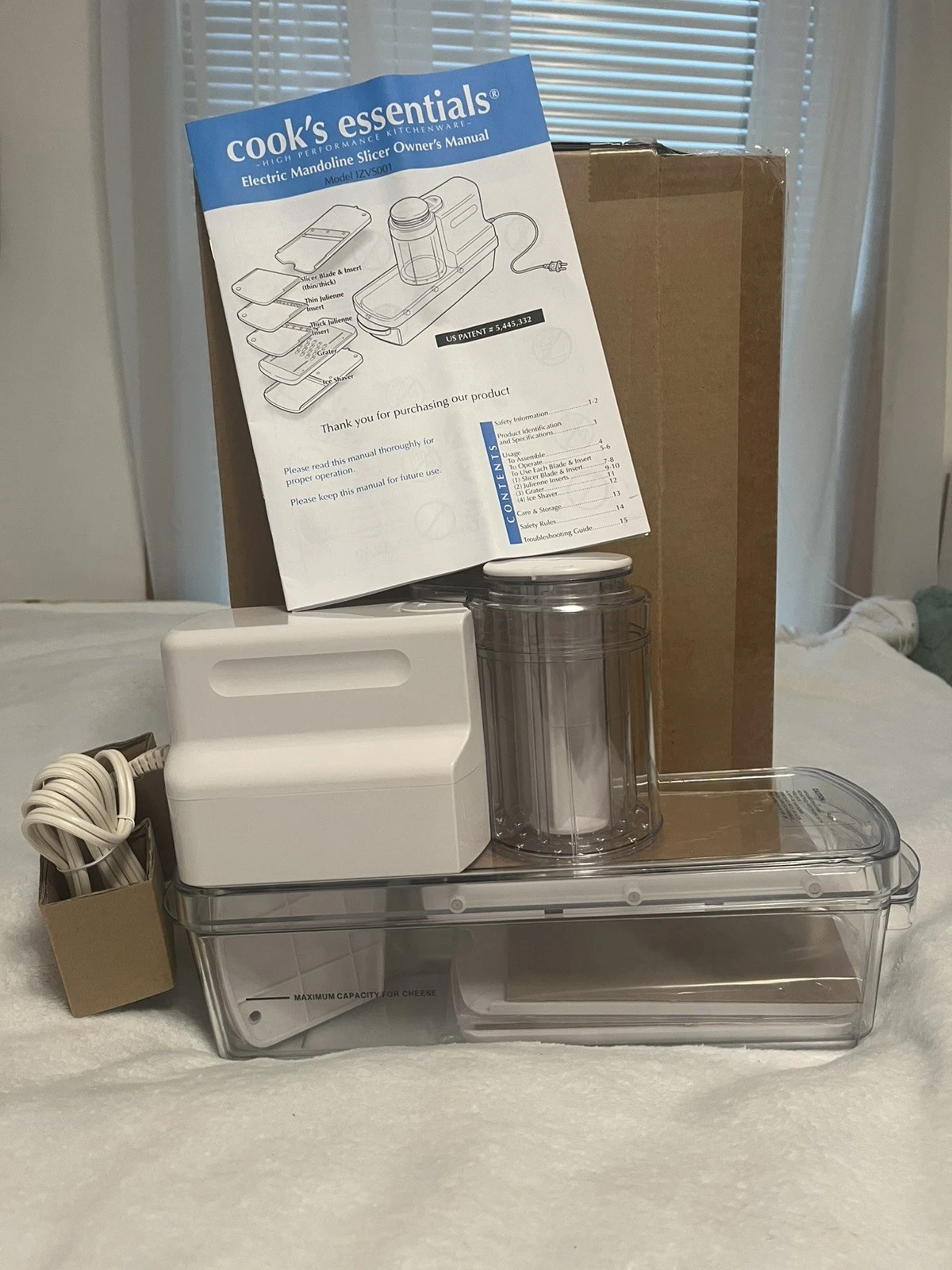 New Cooks Essentials Electric Mandolin/Grater/Slicer 6 Attachments Model IZVS001