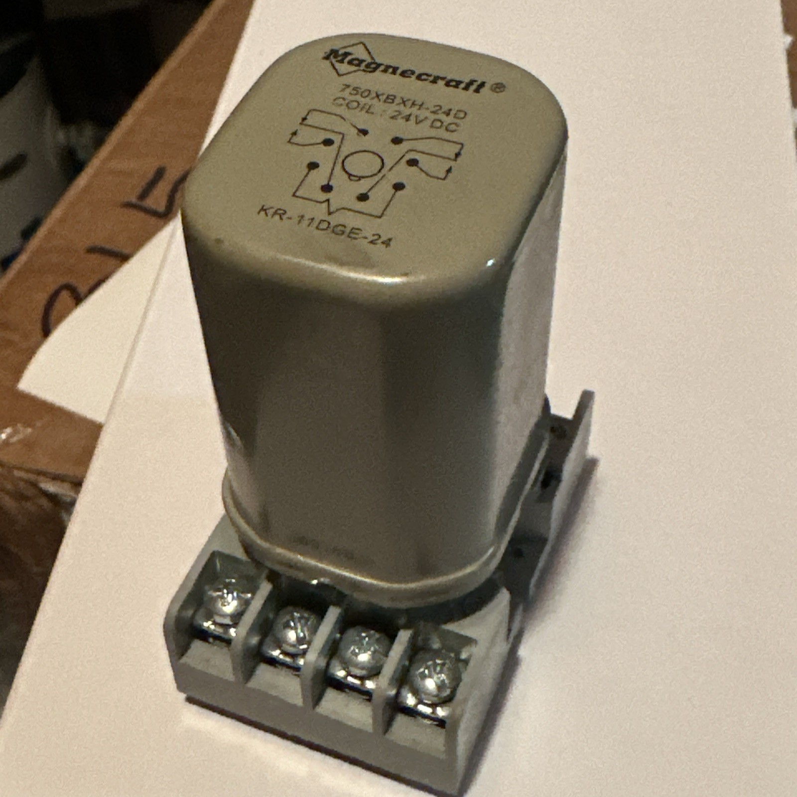 Magnecraft / Schneider Electric 750XBXH-24D W/ Tyco Mount