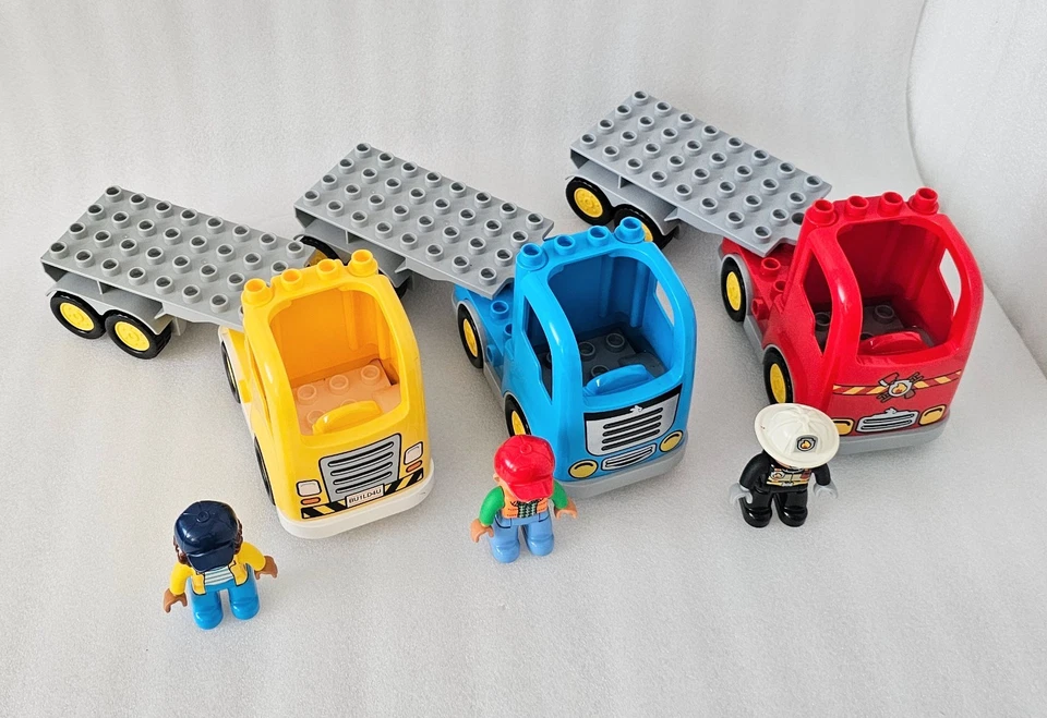 Lego Duplo Semi Truck w Flatbed Trailer & Drivers Lot of 3 Yellow Blue Red Truck - Image 3 of 4