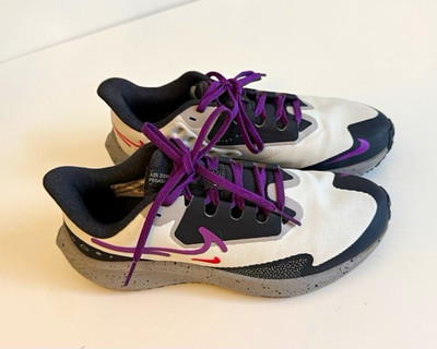 Nike Air Zoom Pegasus 39 Shield Damen Sneaker weiß/schwarz/lila EU 37,5