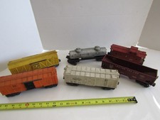VINTAGE TOY TRAIN RAILROAD FREIGHT CARS LOT LIONEL O SCALE HOPPER BOXCAR TANK