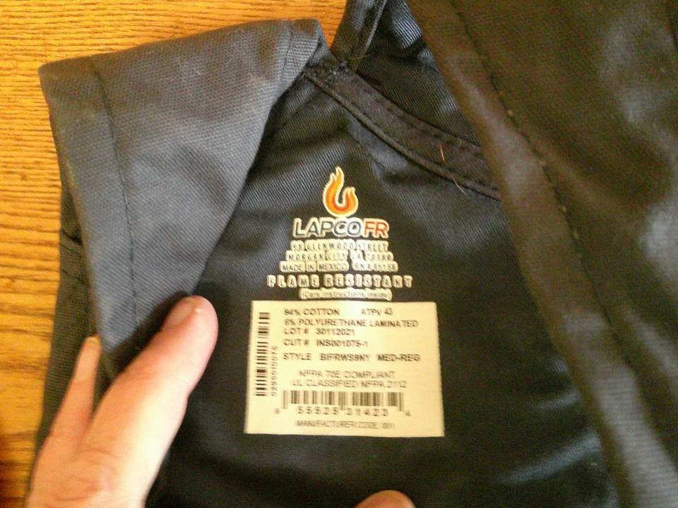 LAPCO FR Flame Resistant CAT 4 Mens Medium Reg Blue Insulated Lined Bib Overalls - Image 3 of 4