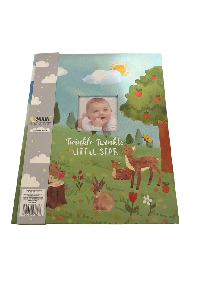 Marco de fotos con estampado de bebé Luna y estrellas con caja de fotos con impresión de manos y pies Foto 3 de 4