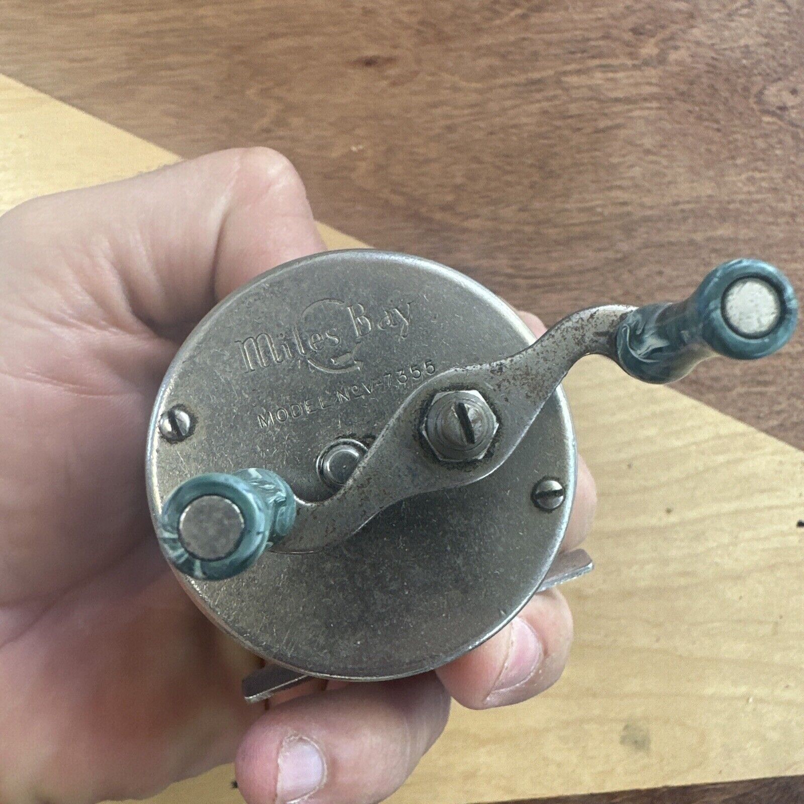MILES BAY MODEL NO V-7355 Vintage bait casting collectible fishing reel antique