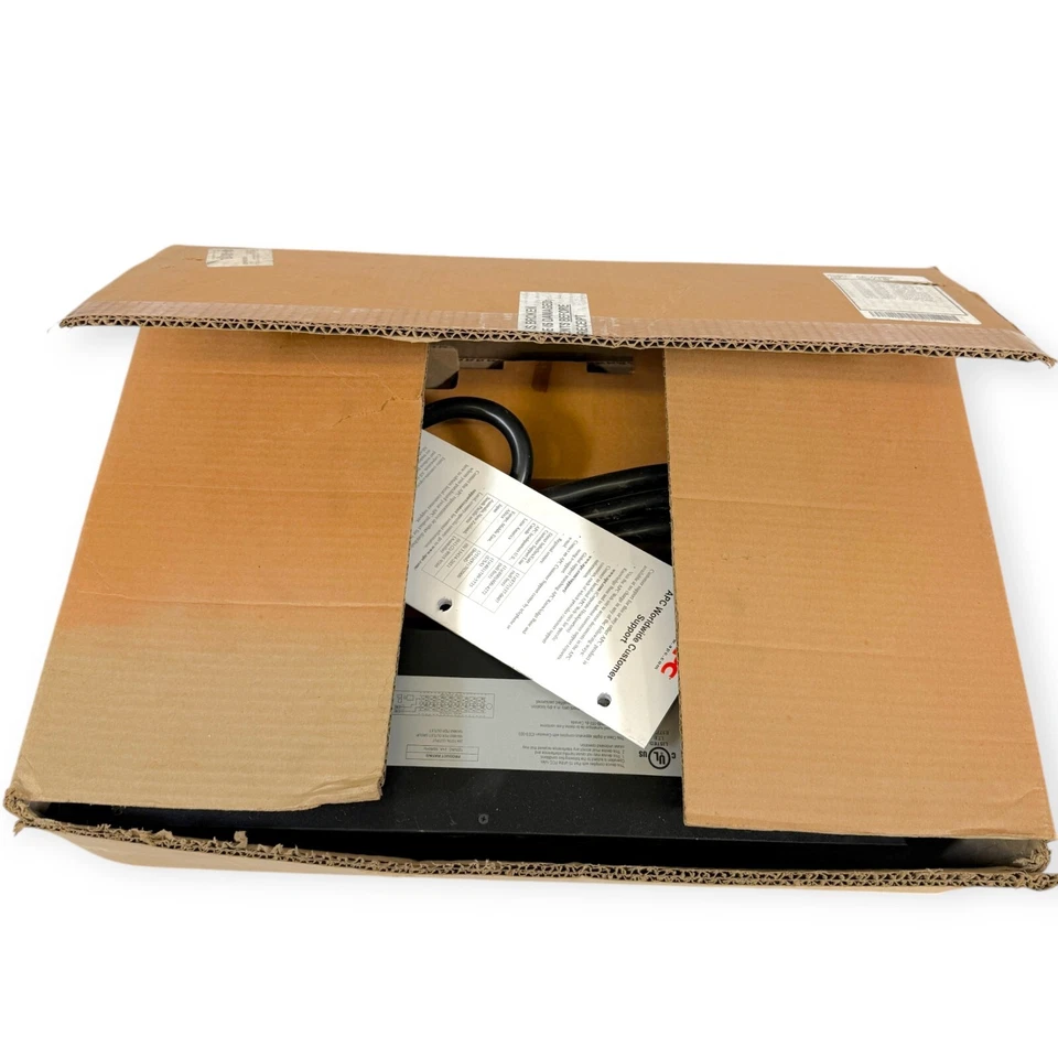 APC AP7902 Switched Rack PDU Power Distribution Unit 120V 30A 16x 5-20 Outlets - Image 2 of 4