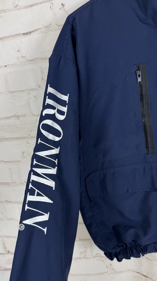 Chaqueta IronMan 25 Aniversario Kona Hawaii Bordada Hecha en Hawaii Talla S Foto 2 de 4