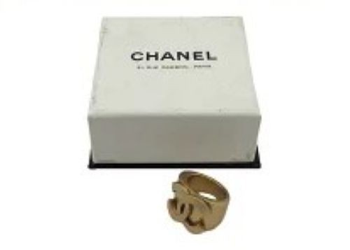 い*こ様 CHANEL 2001年 クルーズコレクション ココマーク ゴールドリ い*こ様 CHANEL 2001年 クルーズコレクション ココマーク ゴールドリ
