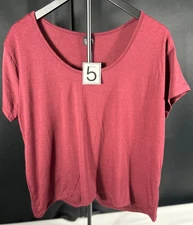 Style 5 Women's T-Shirt Medium Red Burgundy Scoop Basic NEW Minimalist Capsule
