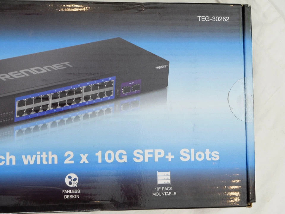 NEW TRENDnet TEG-30262 A - 24-port Gigabit Switch with 2x 10G SFP+Slots V1.1R - Image 2 of 4