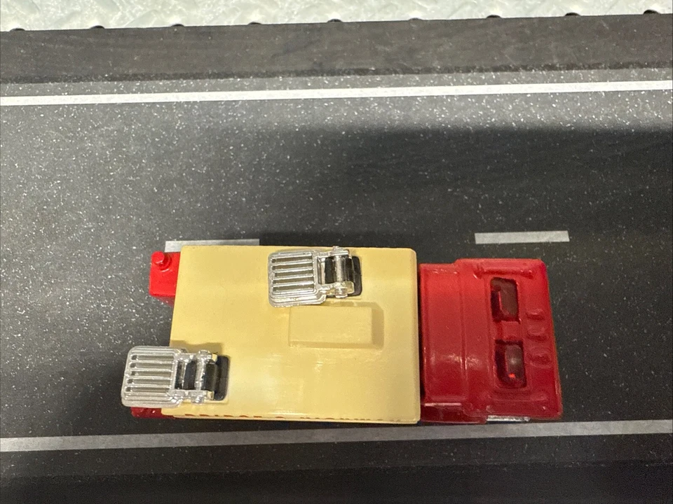 1991 MATCHBOX MACK AUXILIARY POWER TRUCK BRIDGE & HIGHWAY DEPT RED 1/64 Scale - Image 2 of 4