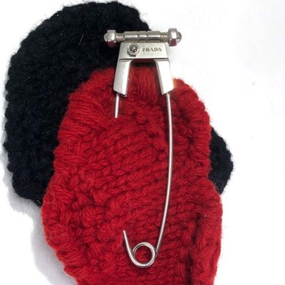 PRADA Mohair Wool Heart Safety Pin Brooch knitted Fabrics Red