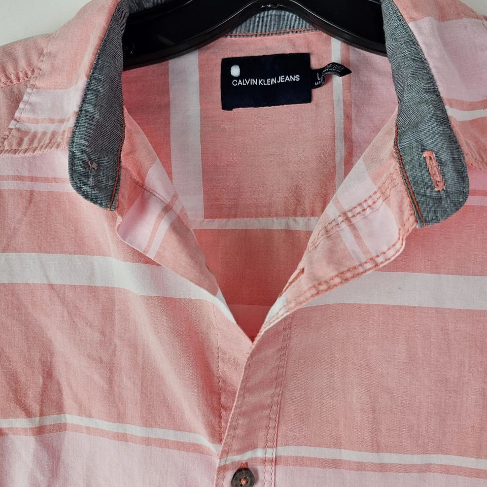 Camisa de mezclilla Calvin Klein para niños rosa a rayas con botones manga corta talla L (14-16) Foto 2 de 4