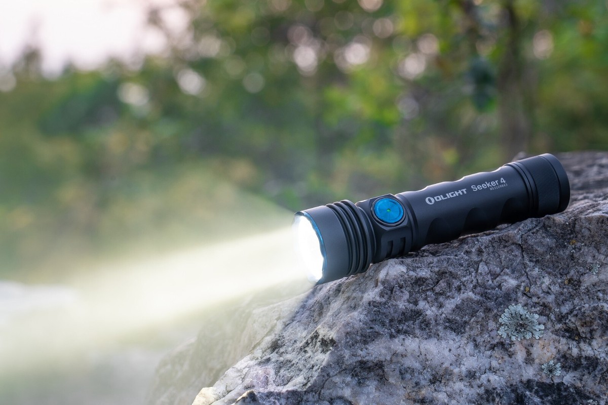 Đ&egrave;n Pin OLIGHT Seeker 4 Pro (4600 Lumens - &Aacute;nh S&aacute;ng Trắng