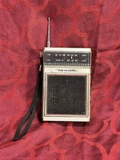 Vintage Realistic Radio Shack Hand Held Portable AM-FM Radio Model 12-719 --6442