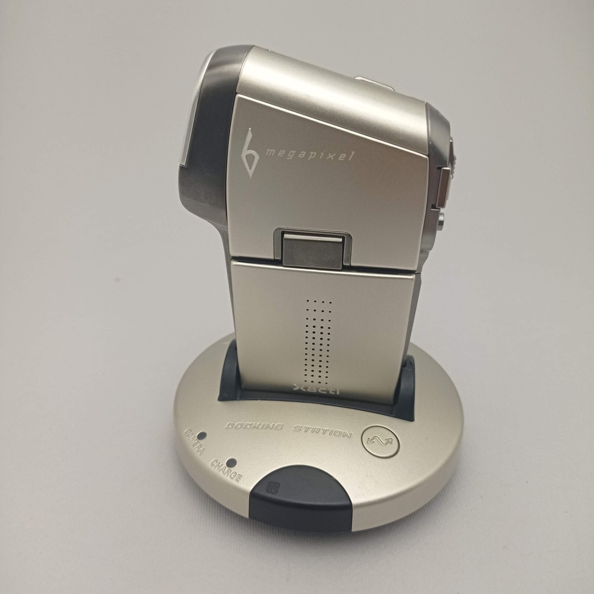Sanyo Xacti VPC-C6EX 6MP MPEG4 Digital Camcorder 5x Optical Zoom