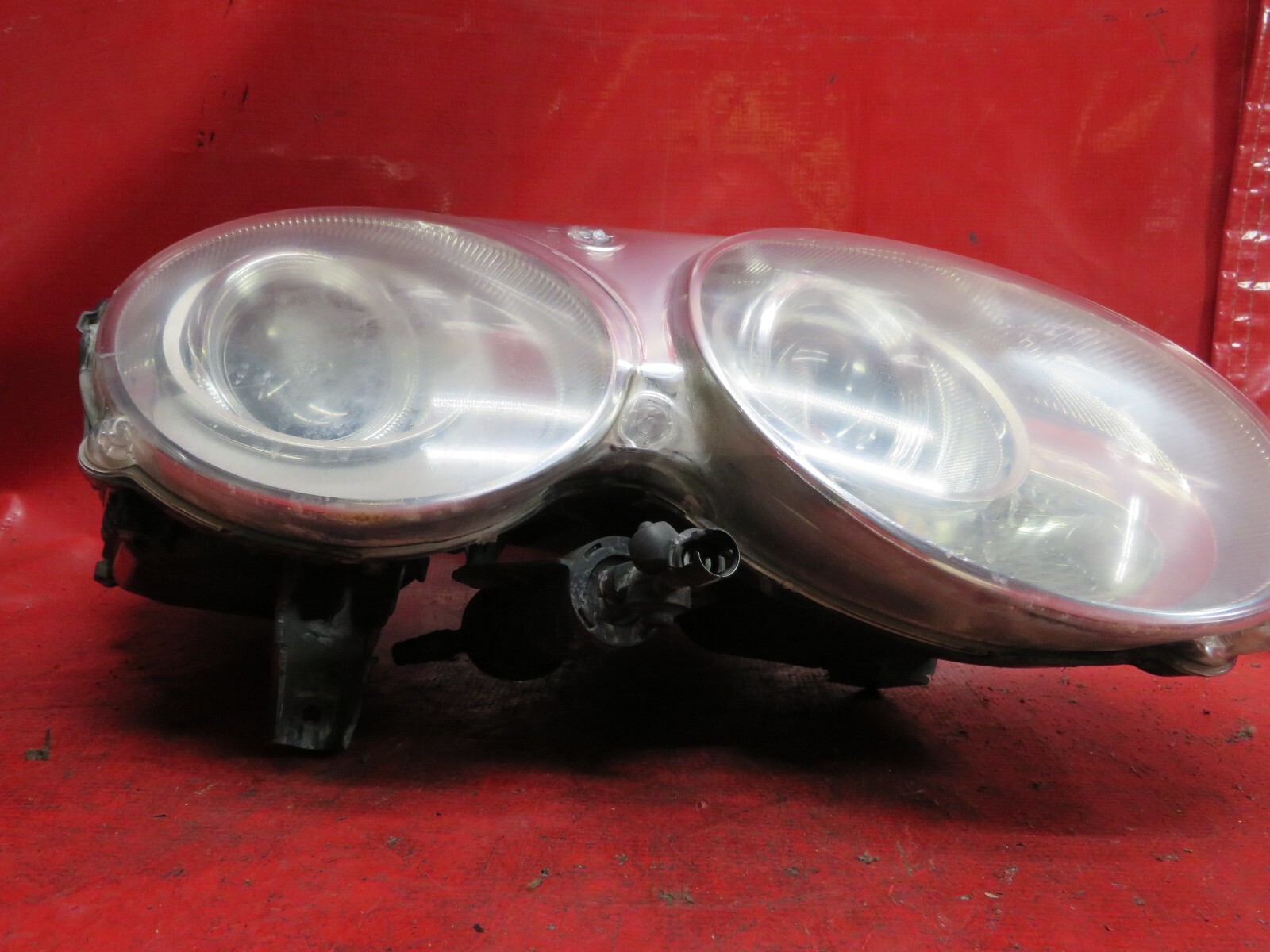 2006 BENTLEY FLYING SPUR RIGHT PASSENGER SIDE FRONT HEADLIGHT