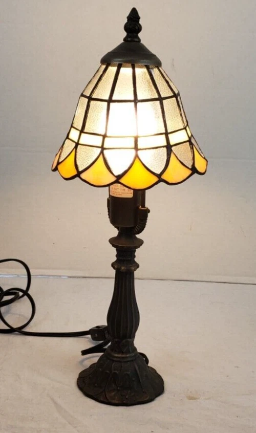 Stained Glass Table Lamp Dome Shade Desk Light Bedroom Reading Light 18