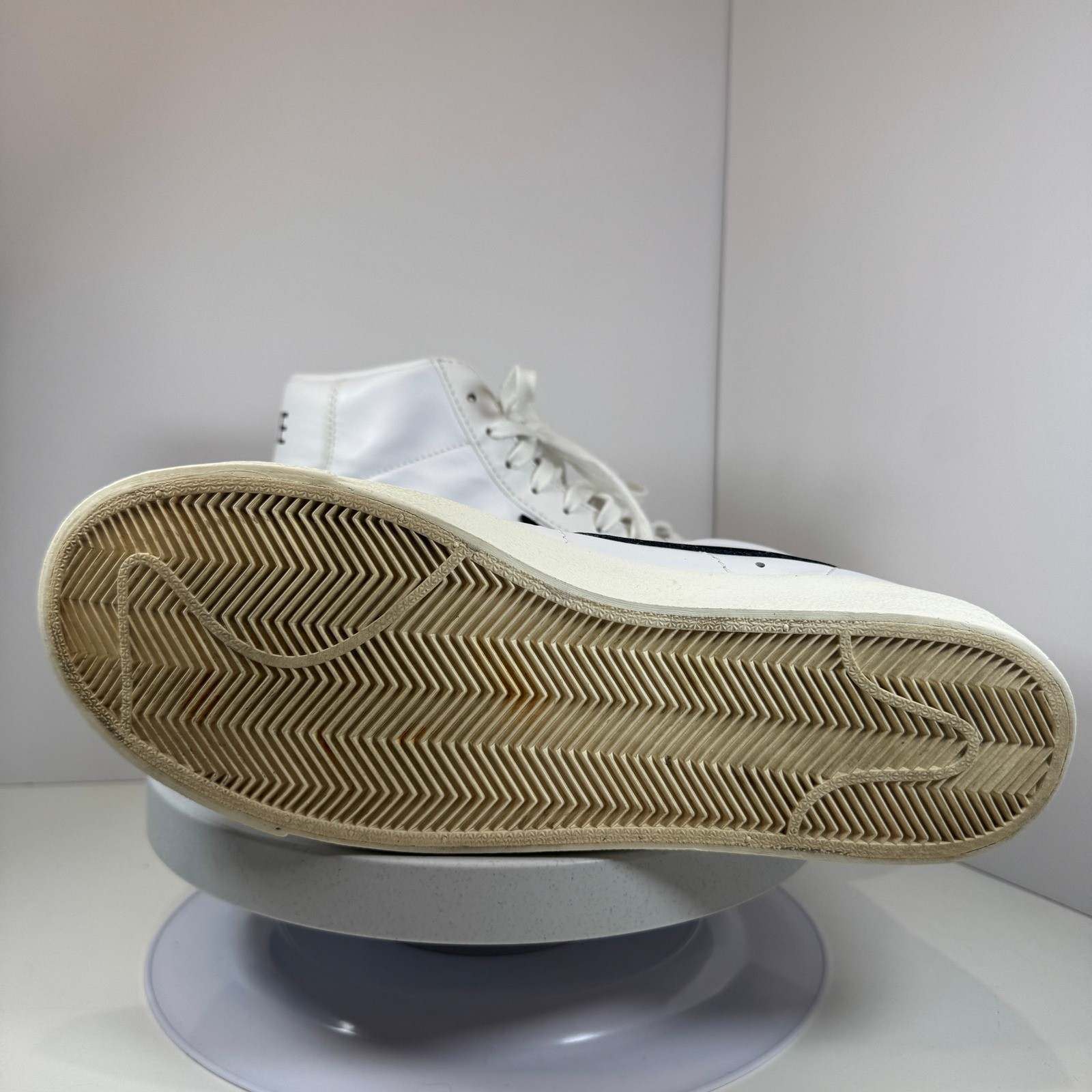 Nike Blazer Mid '77 Vintage Men's 10.5 White Black Leather Retro Sneaker thumbnail 11