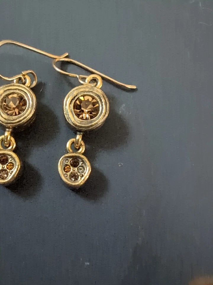 Patricia Locke Signed Gold Tone Dangle Earrings With Champagne Colored Crystals - Image 4 of 4