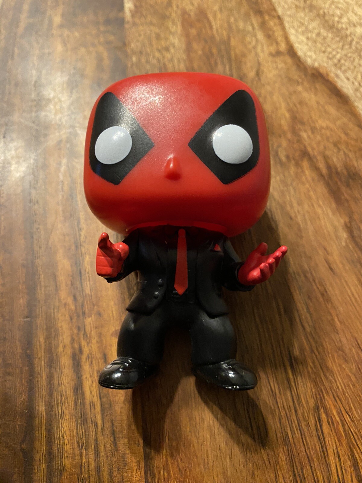 Traje Vestido Para Matar Deadpool Funko Pop! 145 Marvel Px Preview Exclusivo De Disney