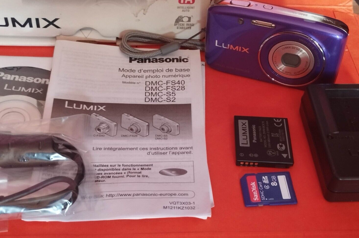 Panasonic Lumix DMC-S2 Digital Camera 14 MP Leica 28mm Large 8GB 