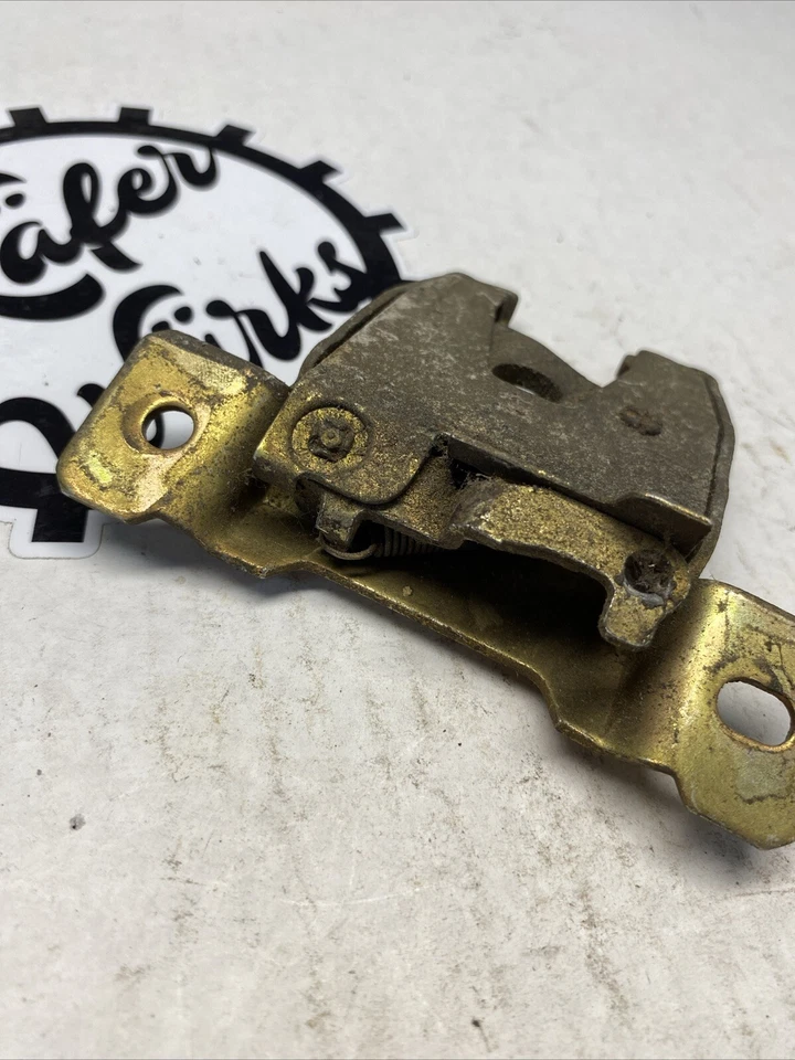 Tablero interior de bloqueo de tapa original Volkswagen Jetta Rabbit 321827505D Foto 3 de 4