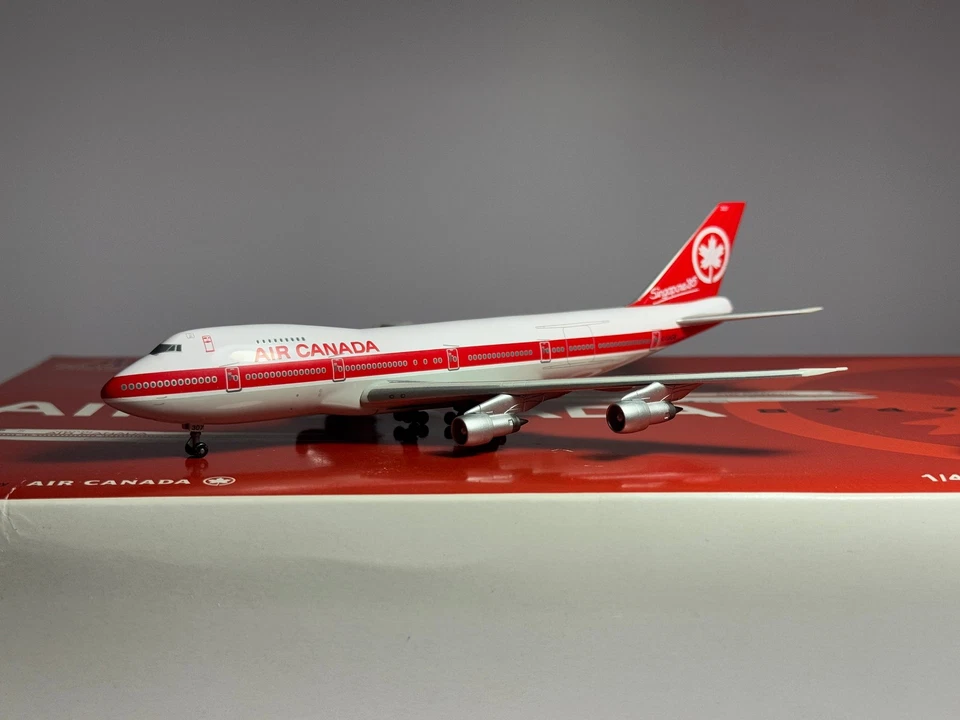 Dragon Wings 1:400 Air Canada Boeing 747-233 C-GAGA & C-GAGB Set of 2 55434 - Image 2 of 4