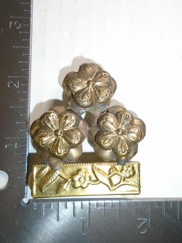 Original Vietnam War South Vietnamese Army Colonel Collar Dai Ta Metal Pin