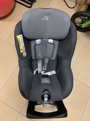 Britax Römer Dualfix M I-Size Kindersitz - 18kg, 105cm, 360° Drehbar