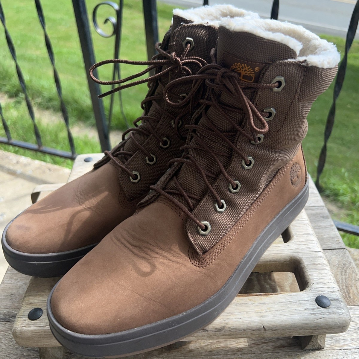 Timberland Mens Size 10 Davis Square Roll Top Mid Brown  display picture 2
