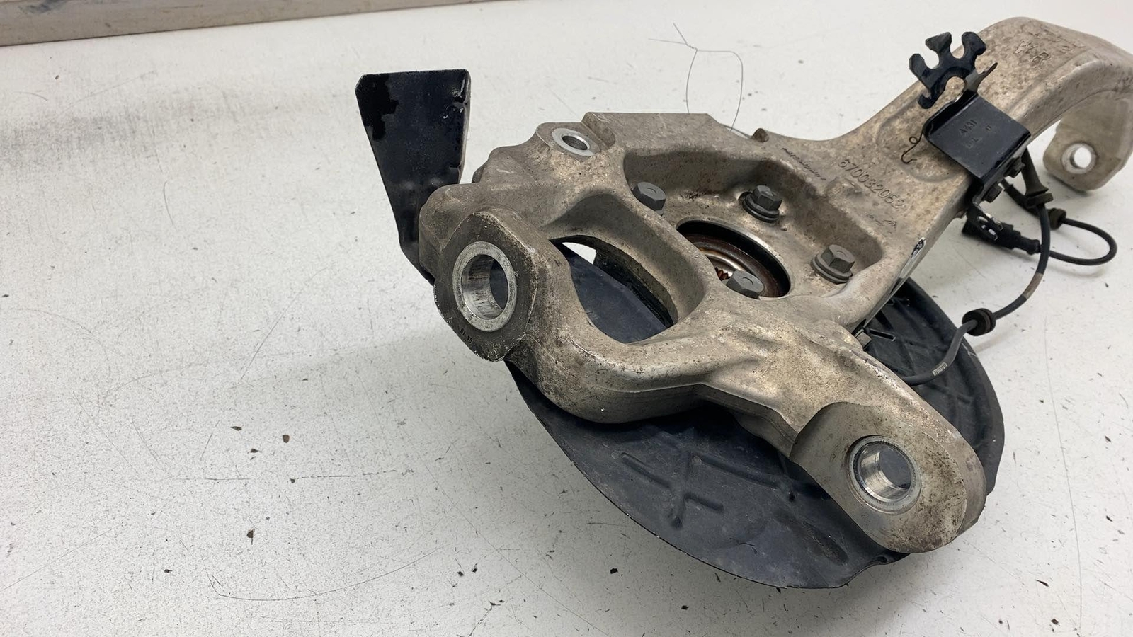 ⭕ 2017-2022 Maserati Levante Front Passenger Spindle Knuckle Right AWD 670032052