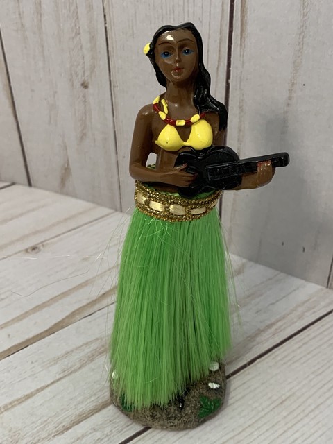 bobblehead hawaiian girl