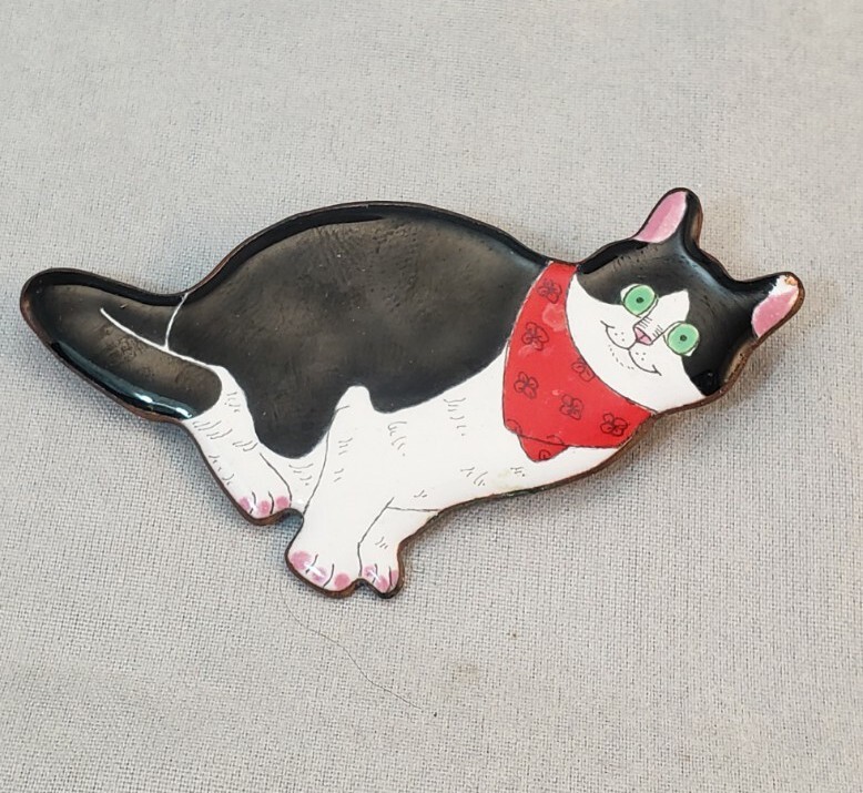 RARE Signed Elvie Zell Enamel New Old Stock Tuxedo Cat 1 Handkerchief Pin Brooch