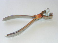 Bracelet Forming Pliers With Nylon Jaws