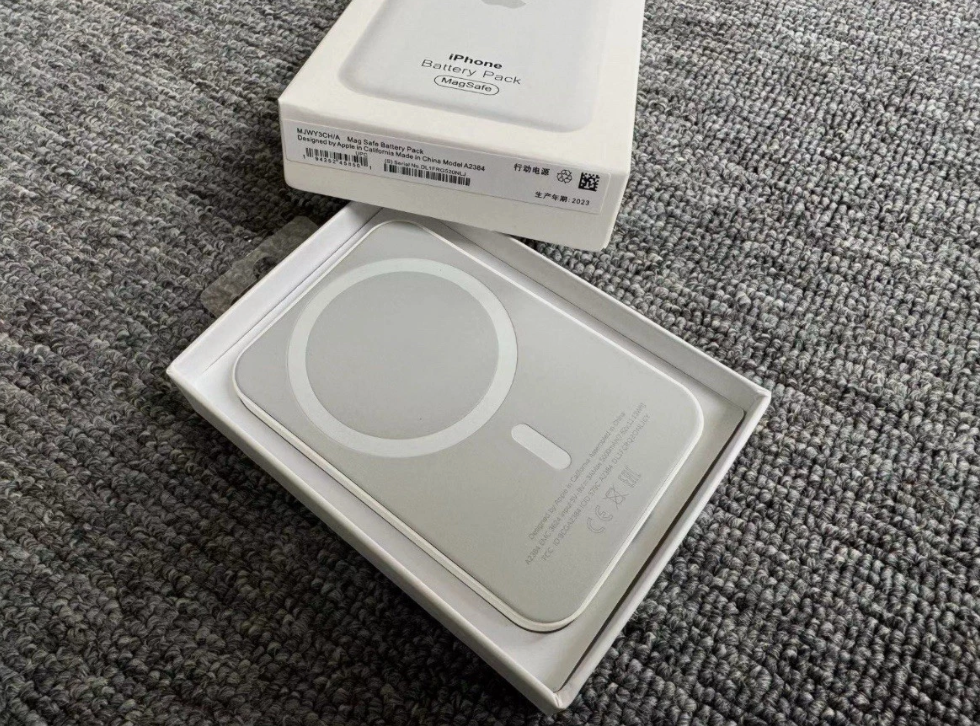Apple MagSafe Battery Pack White MJWY3AM/A OEM Genuine New Open
