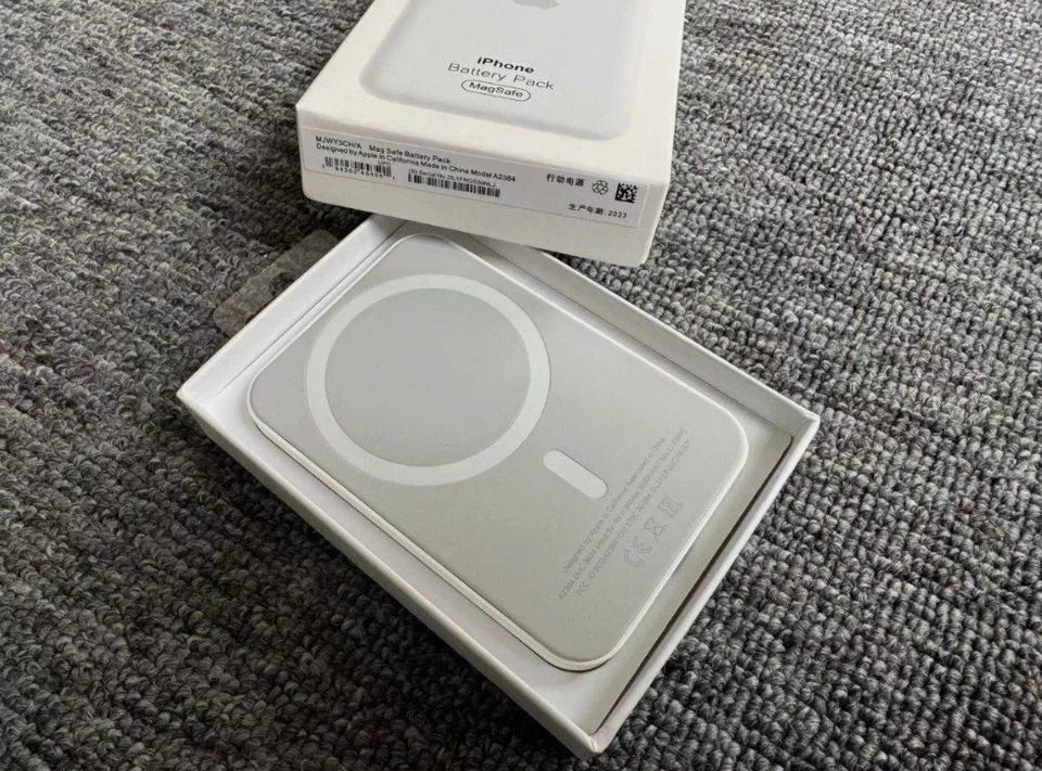 Apple MagSafe Battery Pack White MJWY3AM/A OEM Genuine New Open Box w/ Manual - Image 3 of 4