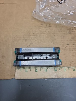 Rexroth R18232212x ROLLER RUNNER BLOCK CARBON STEEL RWD-025-SLS-C2-S-2