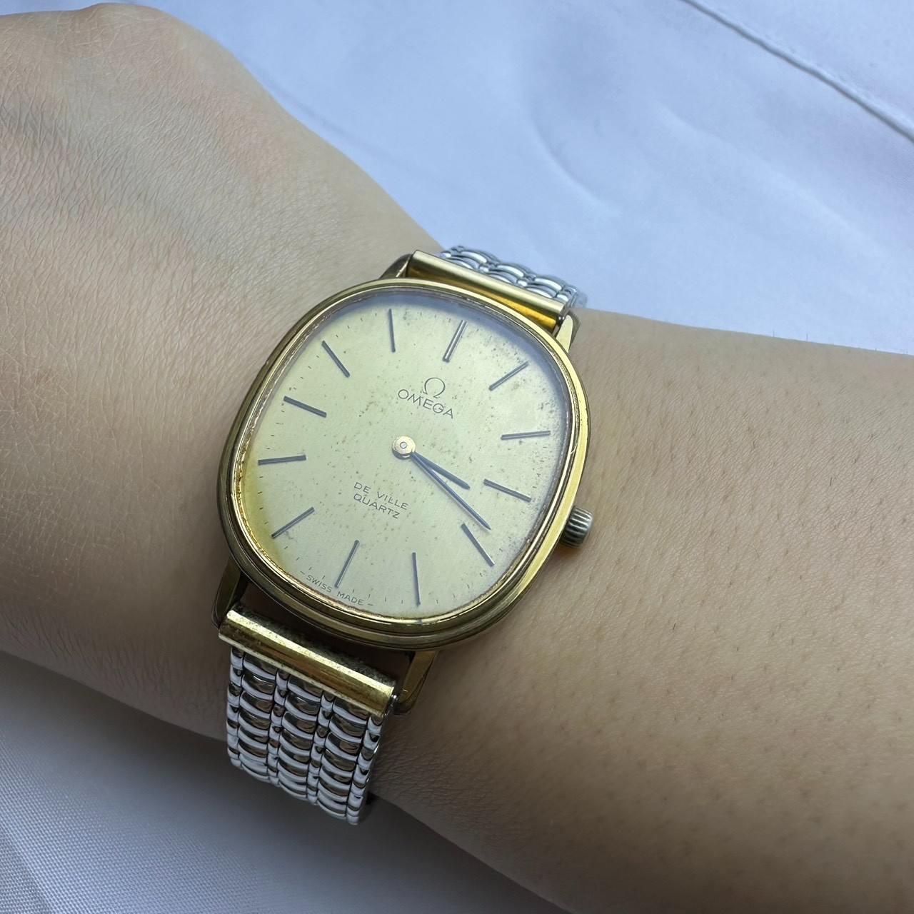 1980yrs Quartz tariff working watch vintage Omege deville no - VintageWatches.PK 1980yrs Quartz tariff working watch vintage Omege deville no - vintagewatches.pk