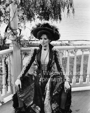 Barbra Streisand Photo 8x10 Hello Dolly Film Set 1969