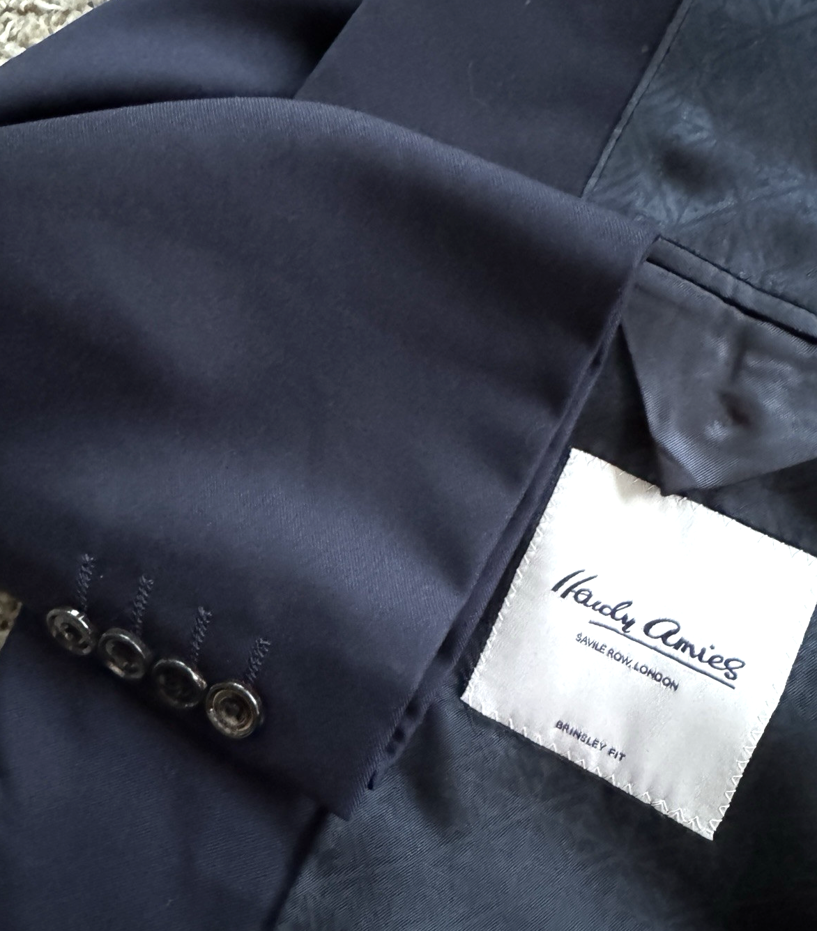 Hardy Aimes Savile Fila Tuta Giacca Cappotto 42R Lana Navy Scuro Brimsley Fit 2 Bottoni