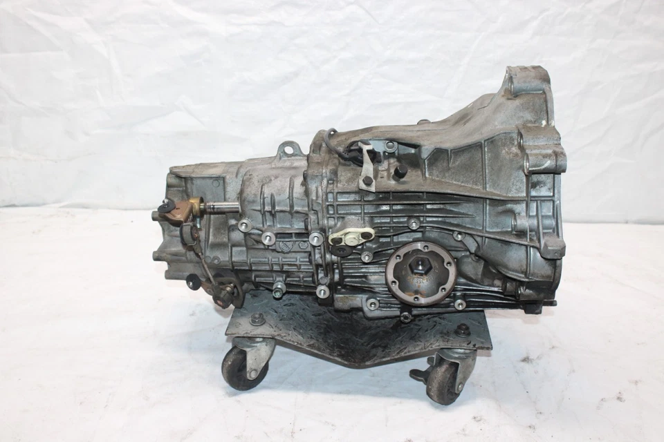 2000 PORSCHE BOXSTER 986 CONVERTIBLE #313 MANUAL TRANSMISSION 2.7L 00-04 - Image 2 of 4