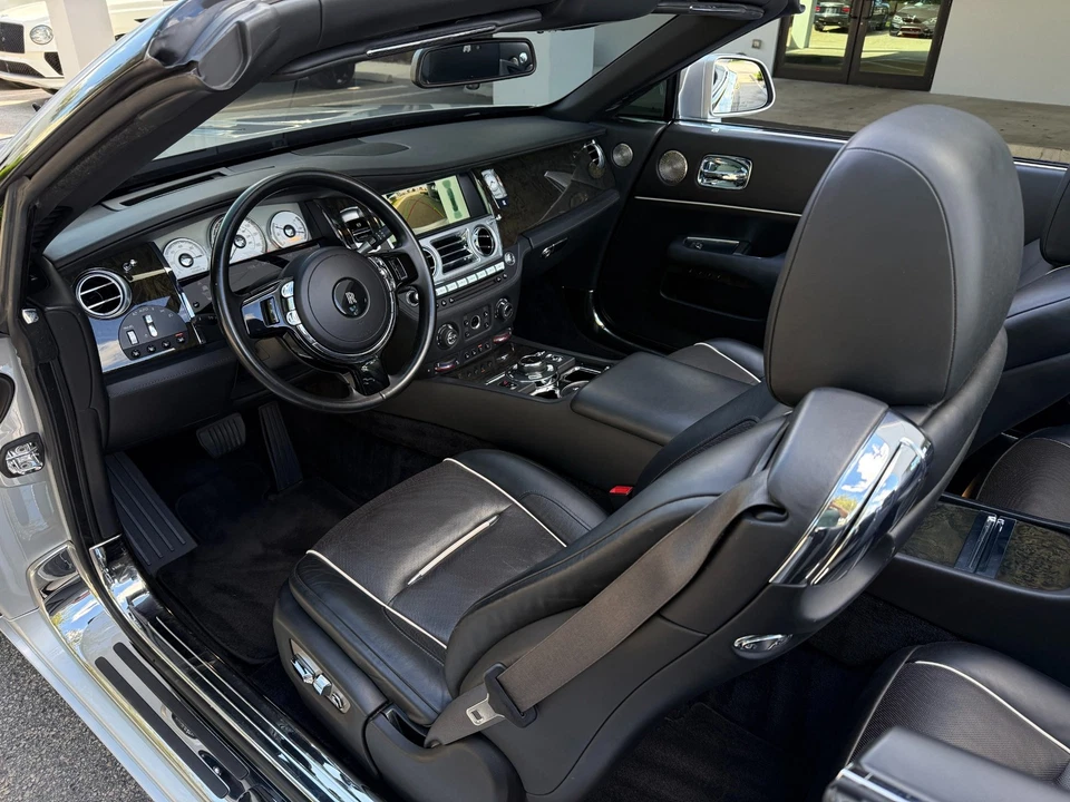 Rolls-Royce Dawn 2017 Foto 3 de 4