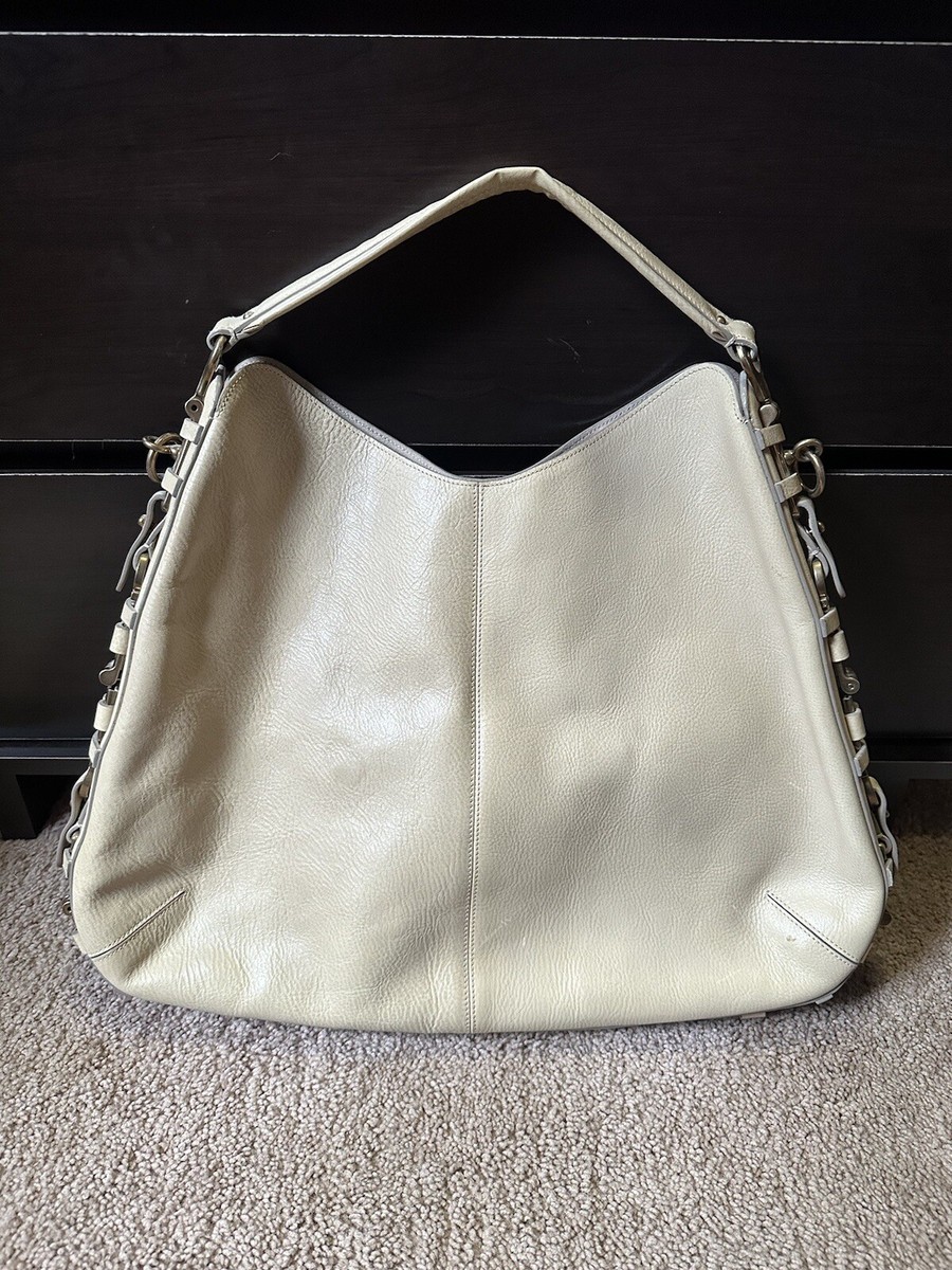 パンプス FERRAGAMO Sara leather decollete with Gancini detail Salvatore Ferragamo Fergie gancini Hobo | eBay