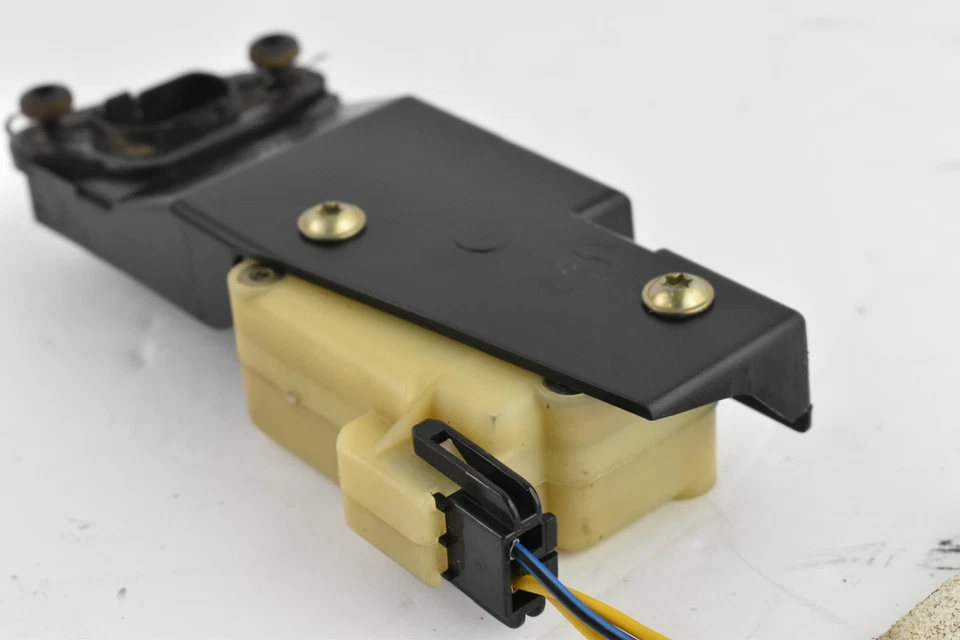 Actuador CERRADURA PUERTA COMBUSTIBLE ORIGINAL VOLVO 01-09 VOLVO S60 S80 XC90 XC70 30716837 ✅ Foto 3 de 4