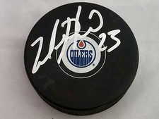 Matt Hendricks Edmonton Oilers Signed NHL Logo Puck LOM COA (PK10)