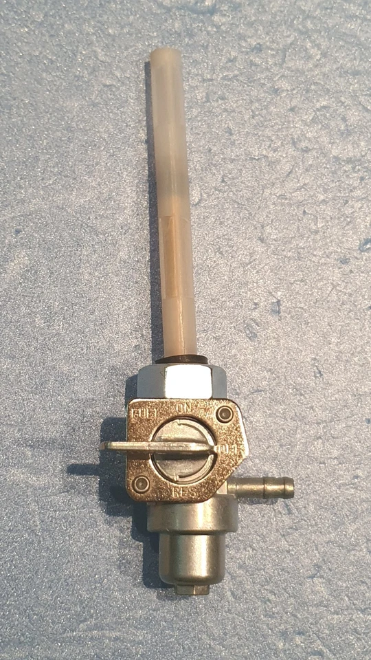 AJS Regal Raptor 125 gasolina grifo combustible motocicleta Reino Unido calidad A1 MadMopeds  Foto 2 de 4